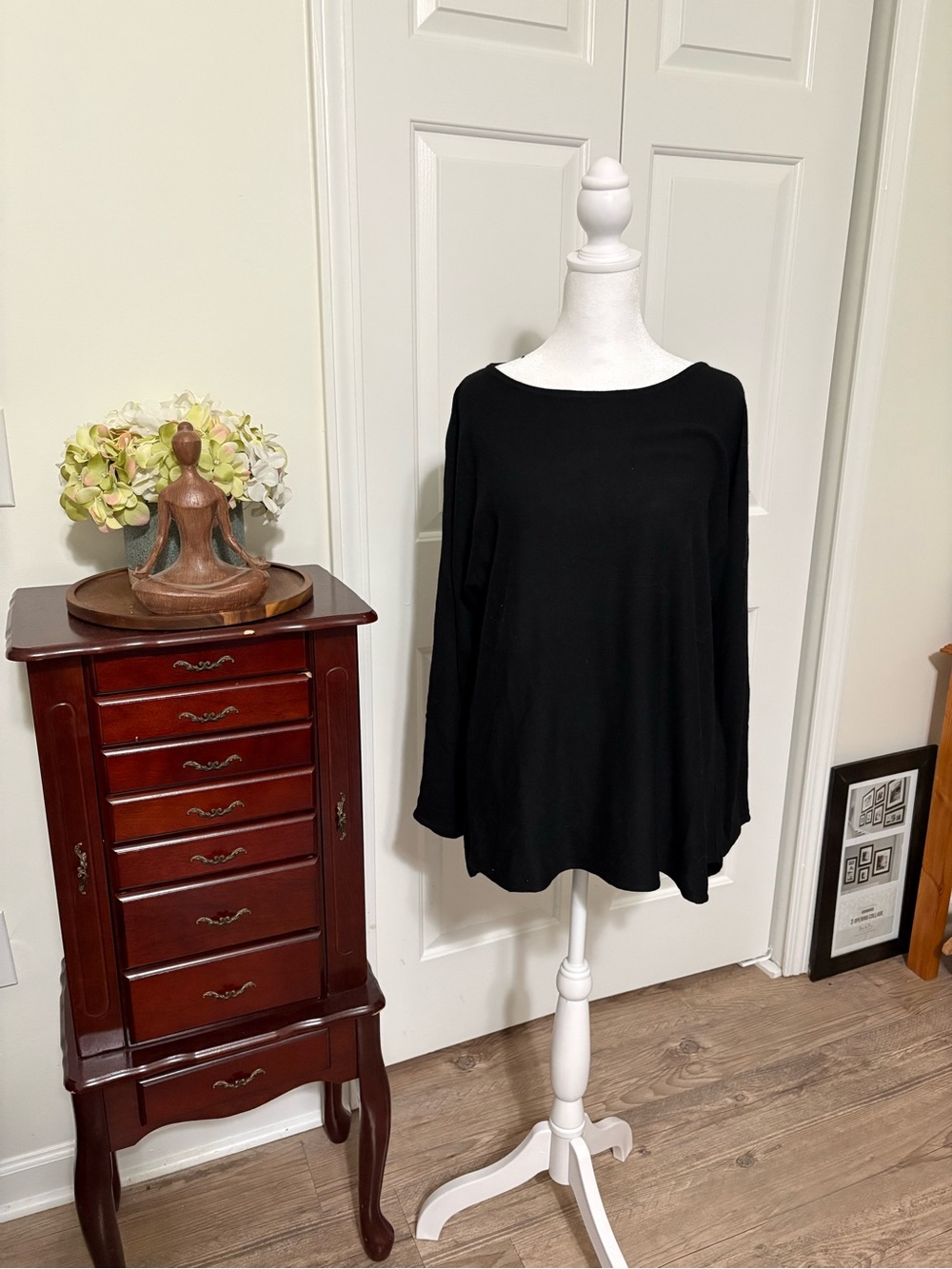 Black Long-Sleeve Lightweight Sweater Top